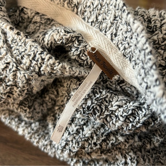 Free People Gray Sweater - Picture 5 of 9